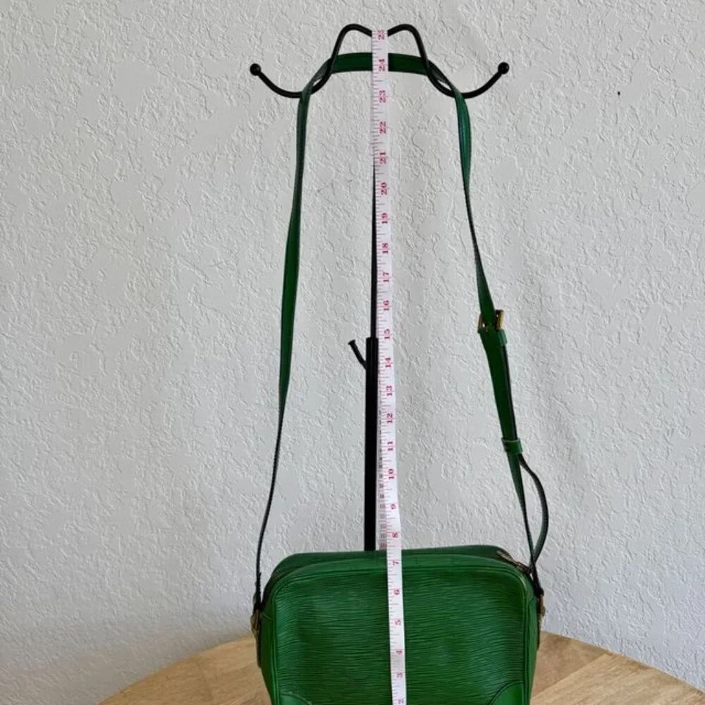 Louis Vuitton Green Epi Crossbody Bag - Picture 9 of 10